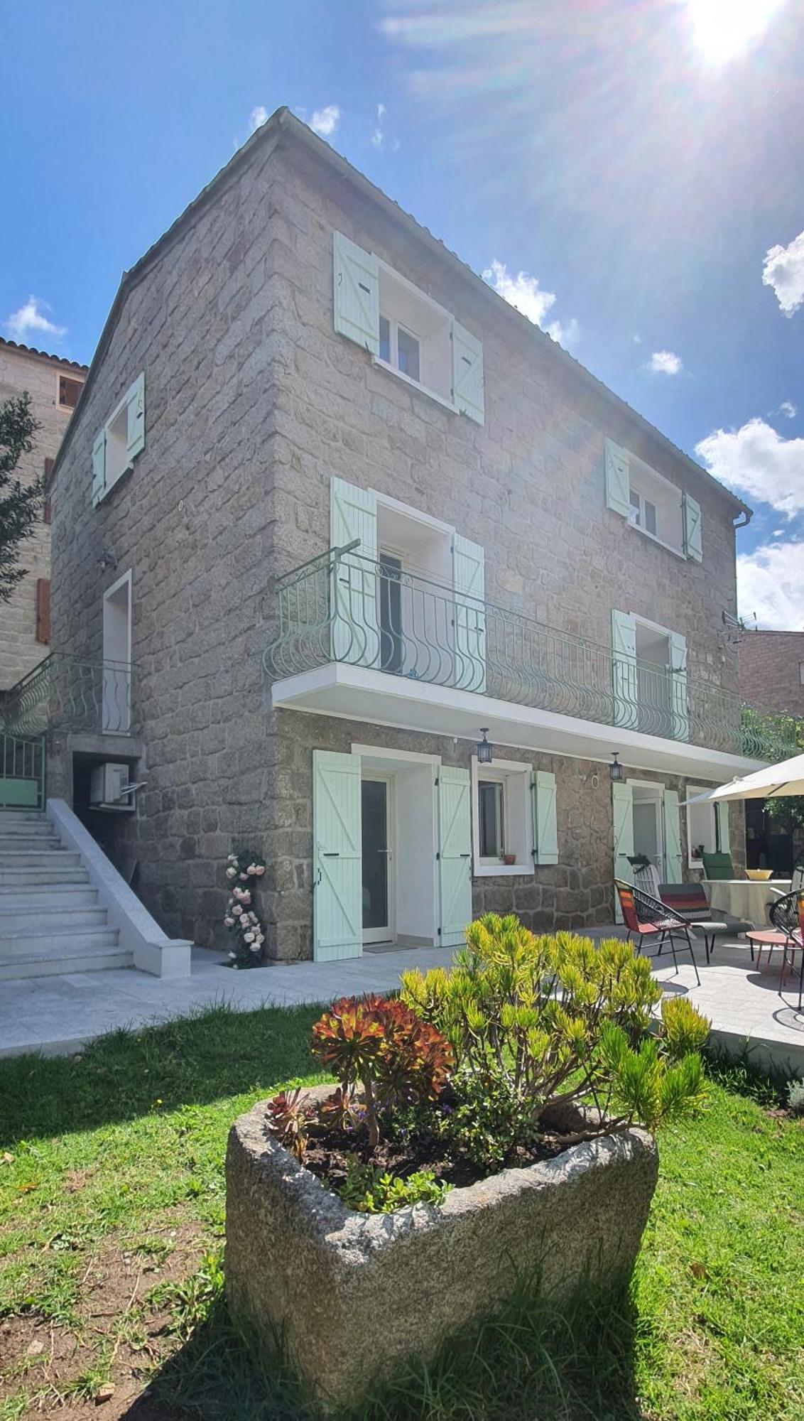 Charmant Appartement En Rez De Jardin Сартен Экстерьер фото