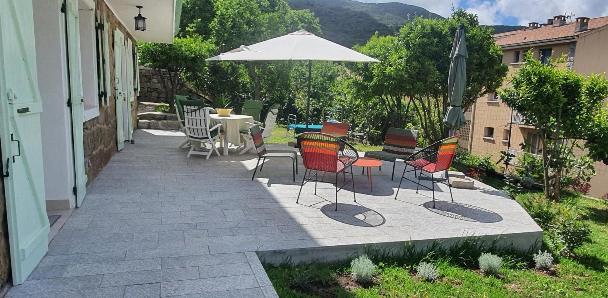 Charmant Appartement En Rez De Jardin Сартен Экстерьер фото