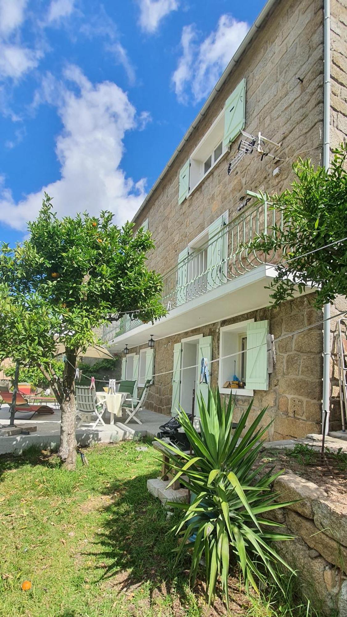 Charmant Appartement En Rez De Jardin Сартен Экстерьер фото